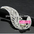 Broche de plumas de cristal